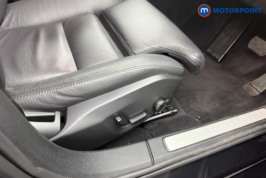 Volvo V60 Plus Automatic Petrol Estate - Stock Number (1571728) - 12th supplementary image