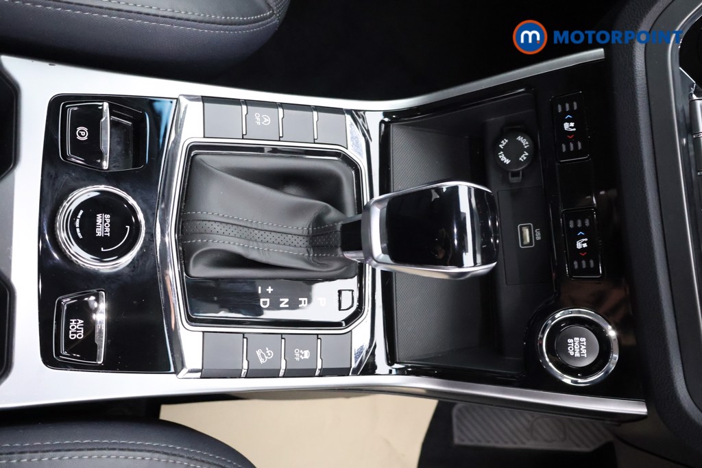 Ssangyong Korando Ultimate Automatic Petrol SUV - Stock Number (1571864) - 6th supplementary image
