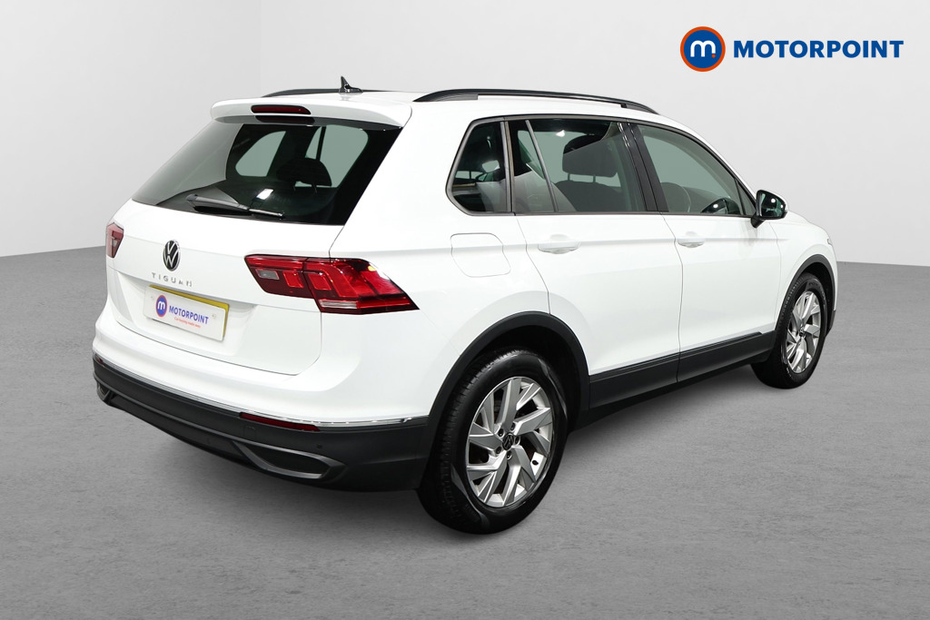 Volkswagen Tiguan Life Manual Petrol SUV - Stock Number (1571876) - Drivers side rear corner