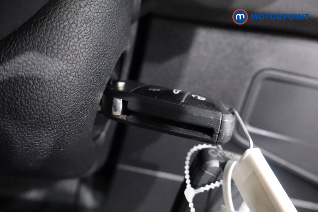 Volkswagen Tiguan Life Automatic Petrol Plug-In Hybrid SUV - Stock Number (1572323) - 13th supplementary image