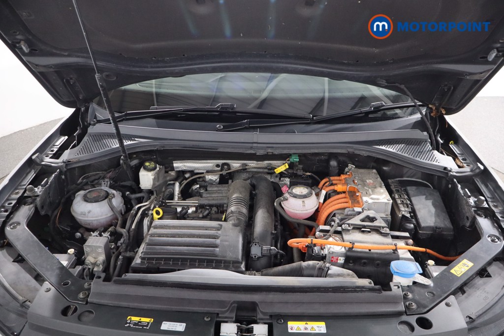 Volkswagen Tiguan Life Automatic Petrol Plug-In Hybrid SUV - Stock Number (1572323) - 32nd supplementary image