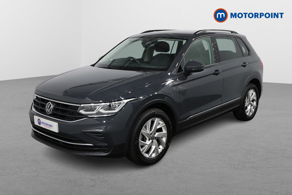 Volkswagen Tiguan Life Automatic Petrol Plug-In Hybrid SUV - Stock Number (1572323) - Passenger side front corner