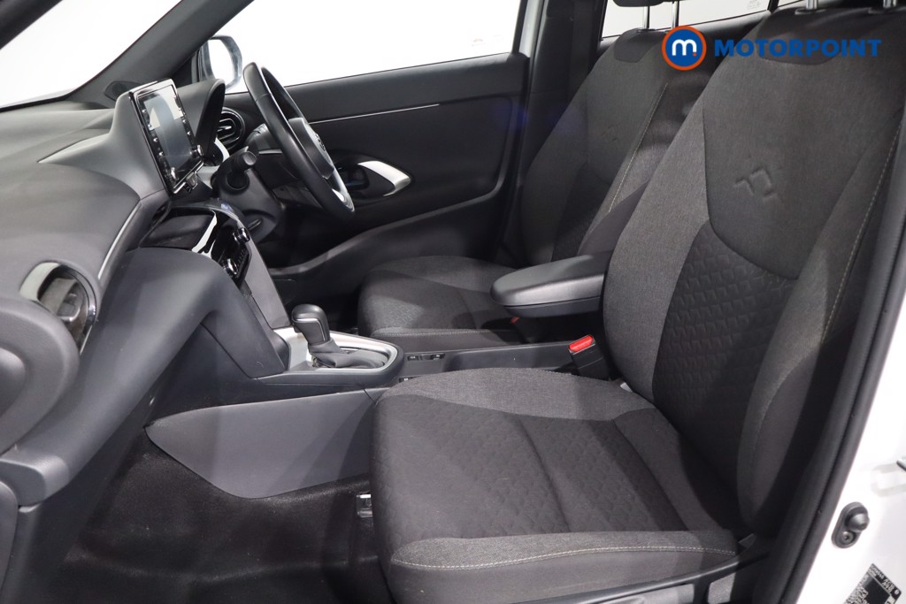 Toyota Yaris Cross Design Automatic Petrol-Electric Hybrid Estate - Stock Number (1572454) - 4th supplementary image