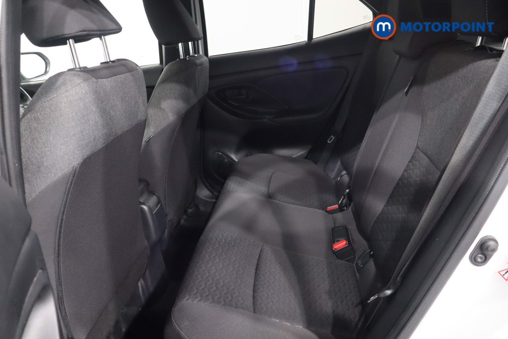 Toyota Yaris Cross Design Automatic Petrol-Electric Hybrid Estate - Stock Number (1572454) - 5th supplementary image