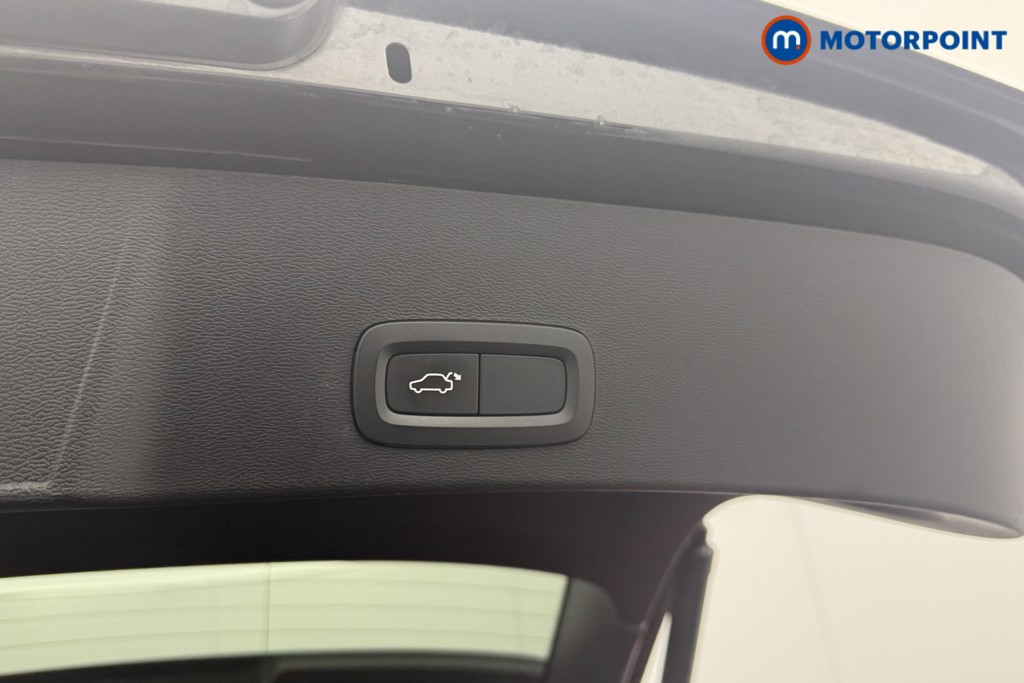 Volvo Xc40 R Design Manual Petrol SUV - Stock Number (1555072) - 23rd supplementary image