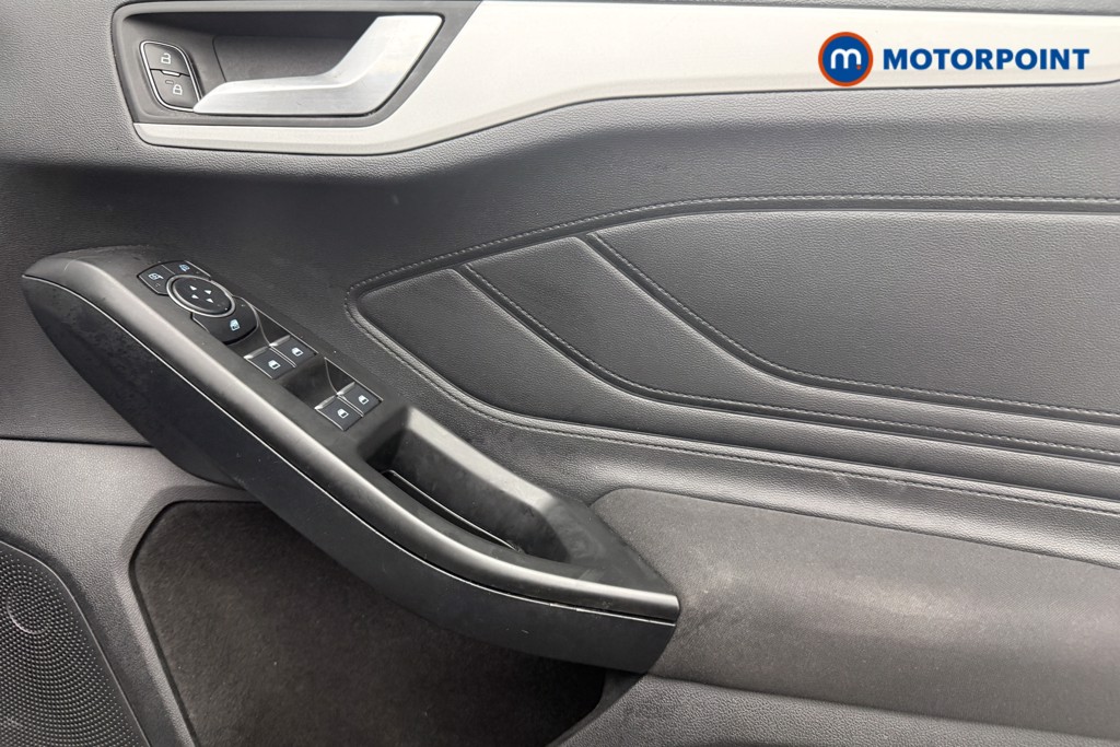 Ford Focus Zetec Manual Petrol Hatchback - Stock Number (1559463) - 18th supplementary image