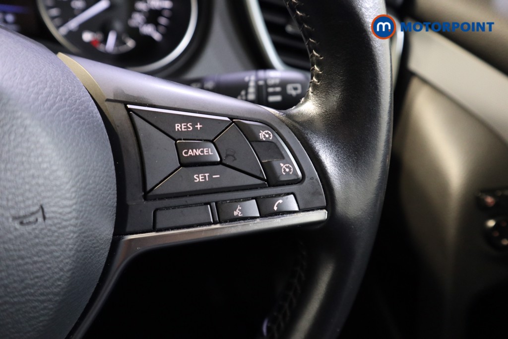 Nissan Qashqai N-Connecta Manual Petrol SUV - Stock Number (1560655) - 4th supplementary image