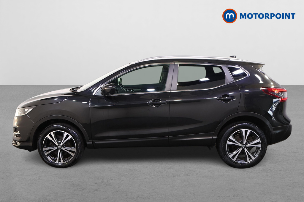 Nissan Qashqai N-Connecta Manual Petrol SUV - Stock Number (1560655) - Passenger side
