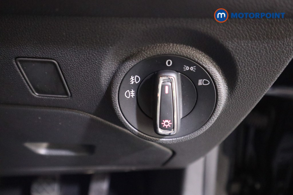 Seat Leon Se Dynamic Manual Petrol Estate - Stock Number (1562372) - 9th supplementary image