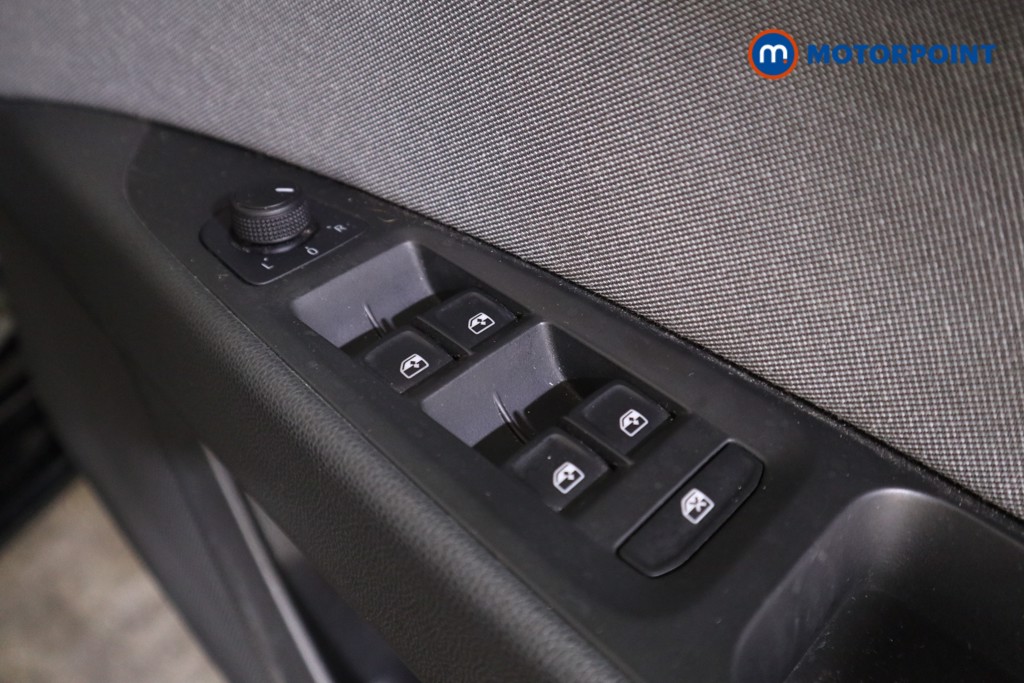 Seat Leon Se Dynamic Manual Petrol Estate - Stock Number (1562372) - 11th supplementary image