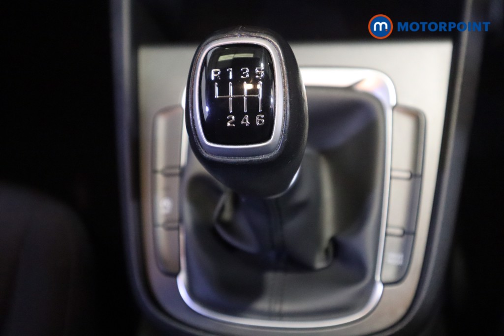 Hyundai Kona Se Connect Manual Petrol-Electric Hybrid SUV - Stock Number (1563944) - 5th supplementary image