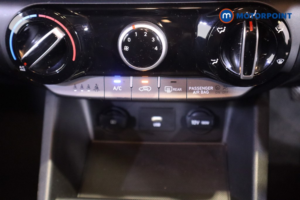 Hyundai Kona Se Connect Manual Petrol-Electric Hybrid SUV - Stock Number (1563944) - 20th supplementary image