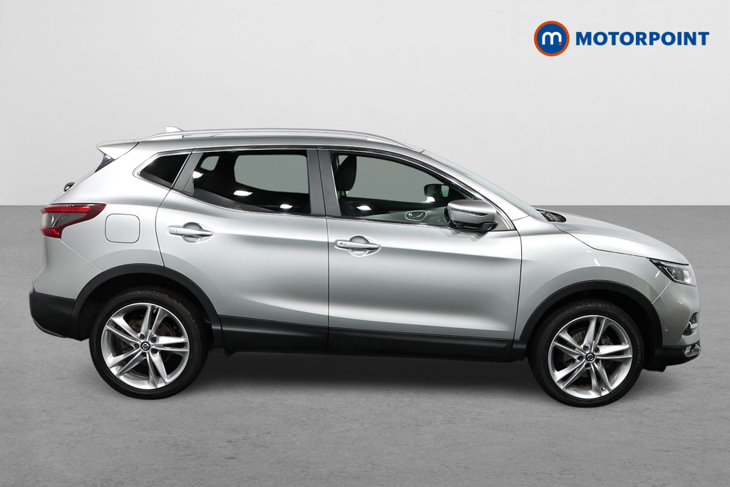 Nissan Qashqai N-Motion Manual Petrol SUV - Stock Number (1564828) - Drivers side