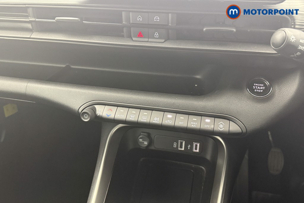 Jeep Avenger Altitude Manual Petrol SUV - Stock Number (1565118) - 4th supplementary image