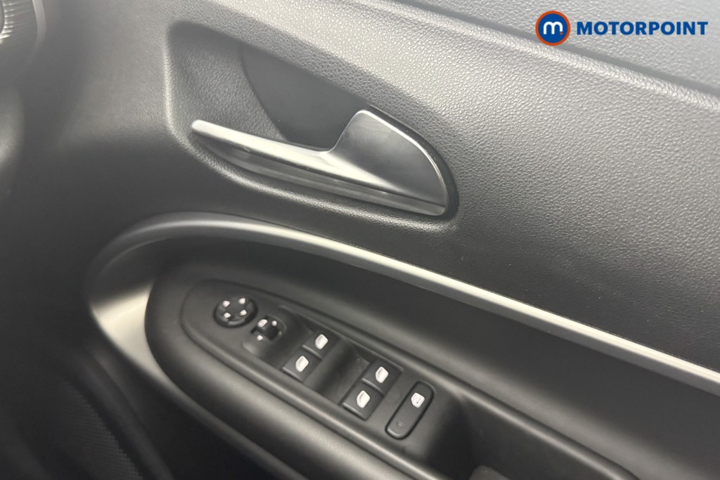 Jeep Avenger Altitude Manual Petrol SUV - Stock Number (1565118) - 13th supplementary image