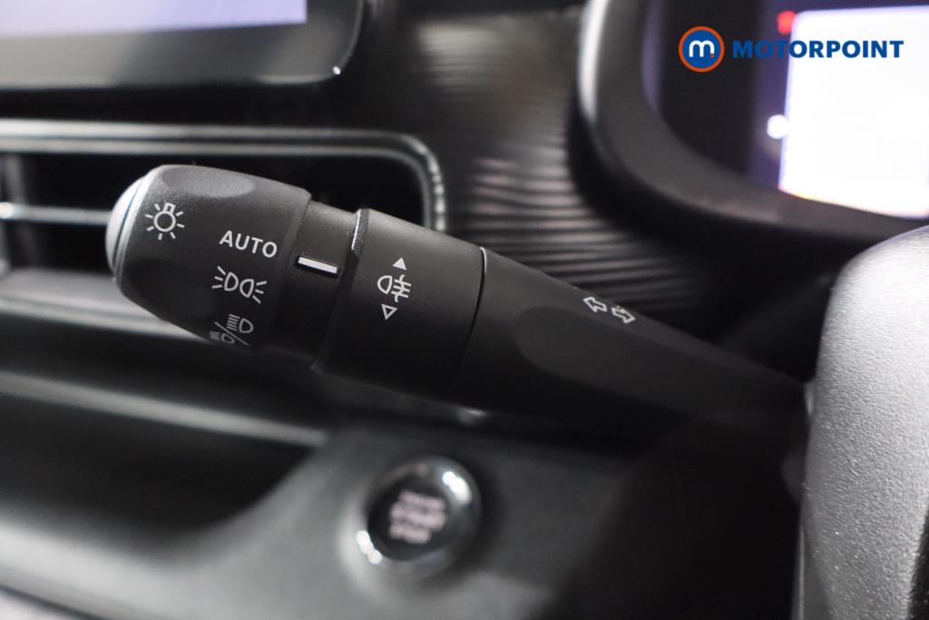 Jeep Avenger Altitude Manual Petrol SUV - Stock Number (1565177) - 11th supplementary image