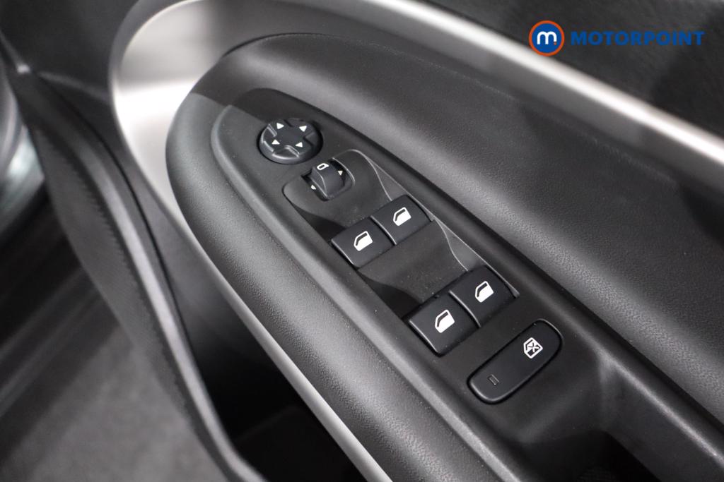 Jeep Avenger Altitude Manual Petrol SUV - Stock Number (1565177) - 16th supplementary image