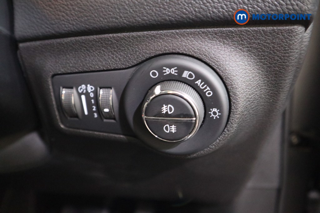 Jeep Compass Longitude Automatic Petrol SUV - Stock Number (1565555) - 9th supplementary image
