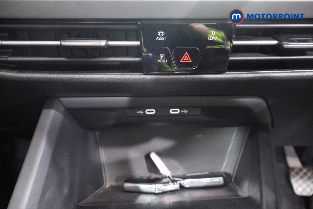 Volkswagen Golf Life Manual Petrol Hatchback - Stock Number (1565589) - 4th supplementary image