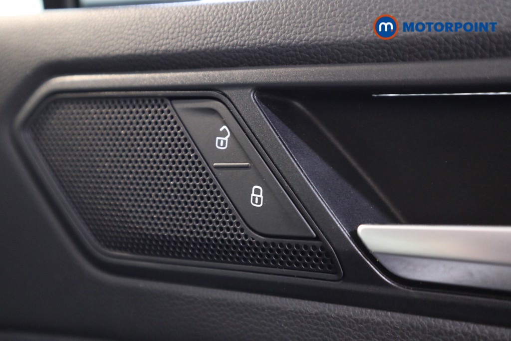 Volkswagen Tiguan R-Line Automatic Petrol SUV - Stock Number (1565593) - 10th supplementary image
