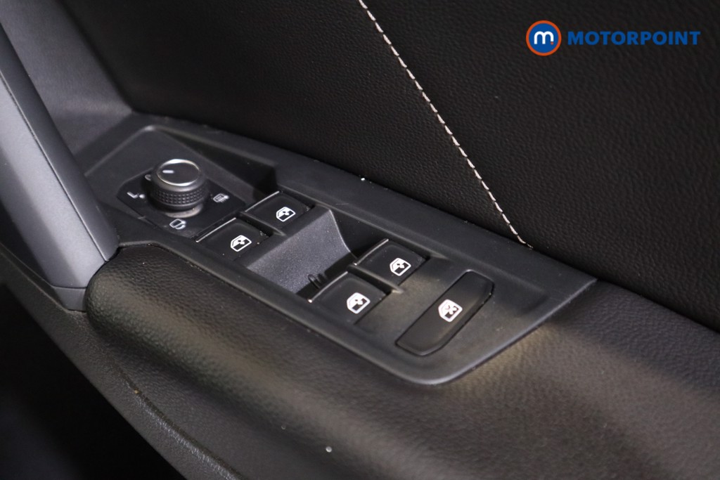 Volkswagen Tiguan R-Line Automatic Petrol SUV - Stock Number (1565593) - 11th supplementary image