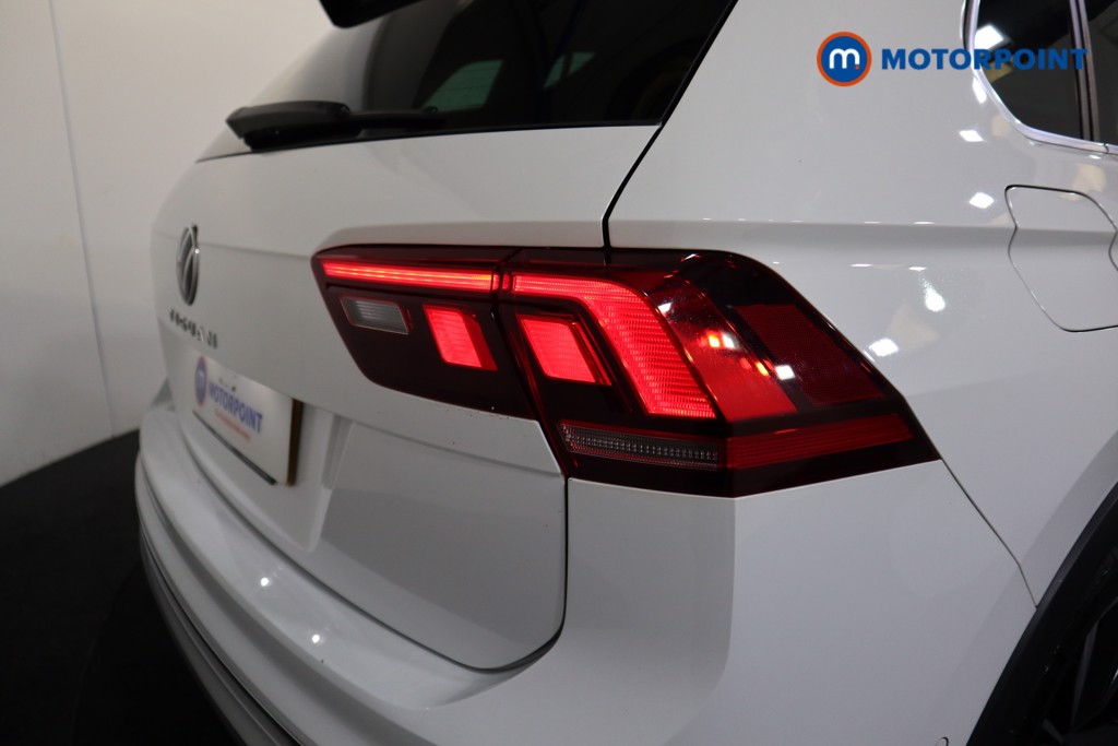 Volkswagen Tiguan R-Line Automatic Petrol SUV - Stock Number (1565593) - 22nd supplementary image