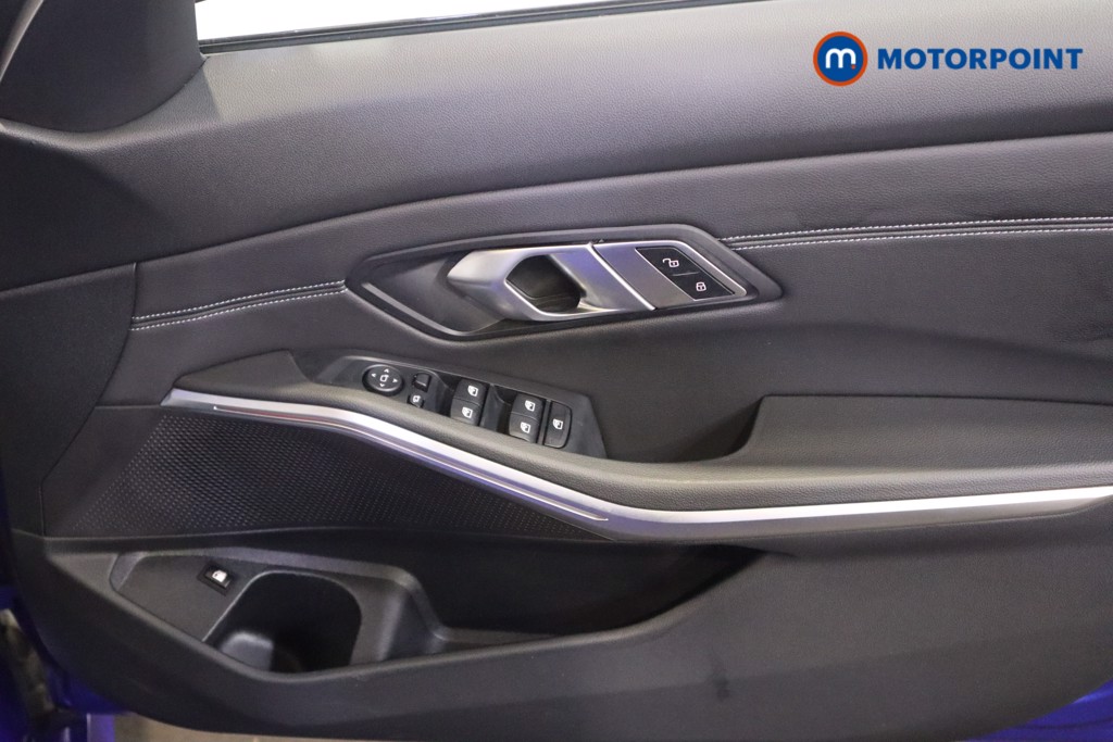 BMW 3 Series M Sport Automatic Petrol Plug-In Hybrid Saloon - Stock Number (1565610) - 13th supplementary image