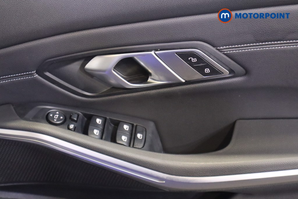 BMW 3 Series M Sport Automatic Petrol Plug-In Hybrid Saloon - Stock Number (1565610) - 14th supplementary image