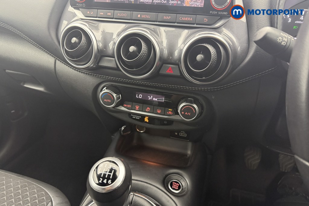Nissan Juke N-Connecta Manual Petrol SUV - Stock Number (1566085) - 3rd supplementary image