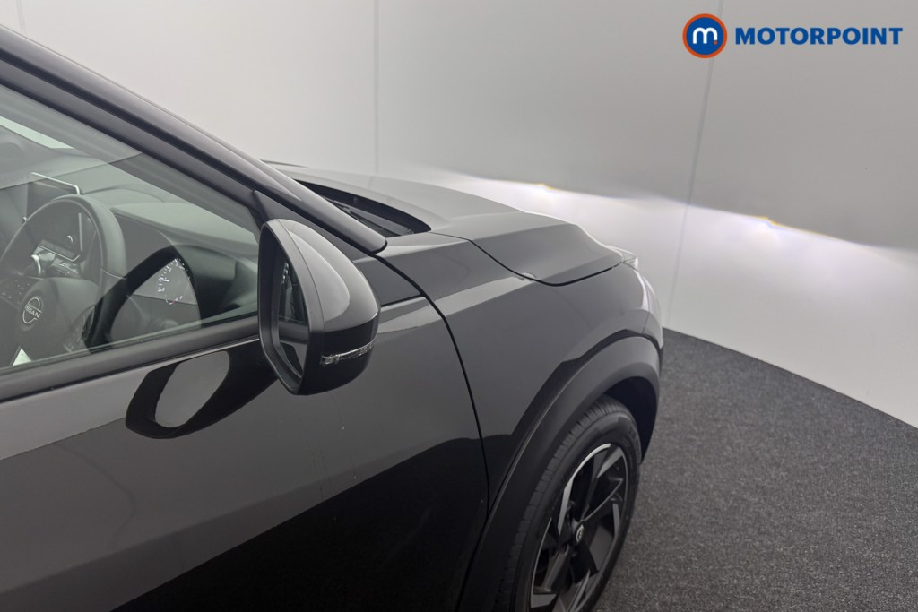 Nissan Juke N-Connecta Manual Petrol SUV - Stock Number (1566085) - 13th supplementary image