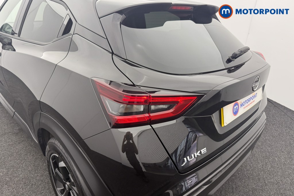 Nissan Juke N-Connecta Manual Petrol SUV - Stock Number (1566085) - 20th supplementary image