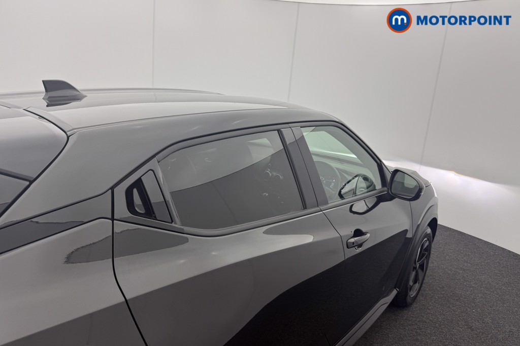Nissan Juke N-Connecta Manual Petrol SUV - Stock Number (1566085) - 24th supplementary image