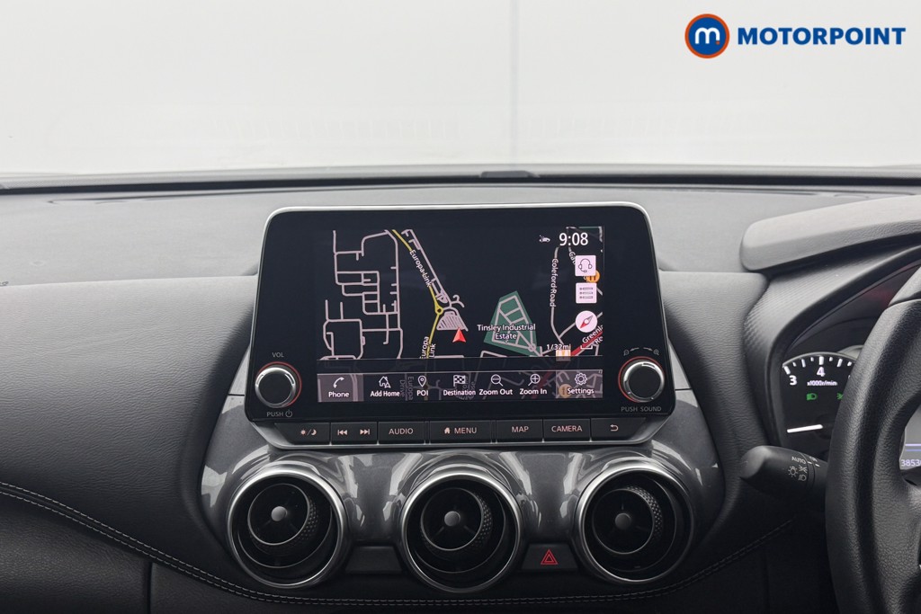 Nissan Juke N-Connecta Manual Petrol SUV - Stock Number (1566085) - 1st supplementary image
