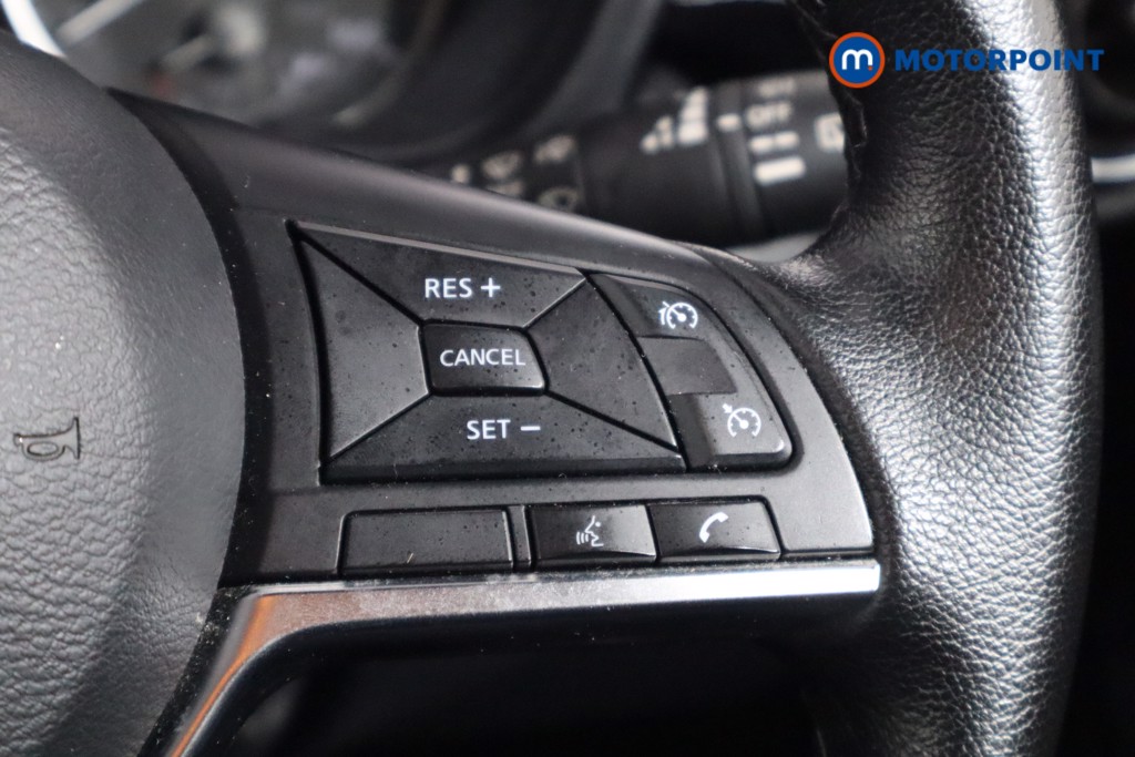 Nissan Juke N-Connecta Manual Petrol SUV - Stock Number (1566100) - 8th supplementary image
