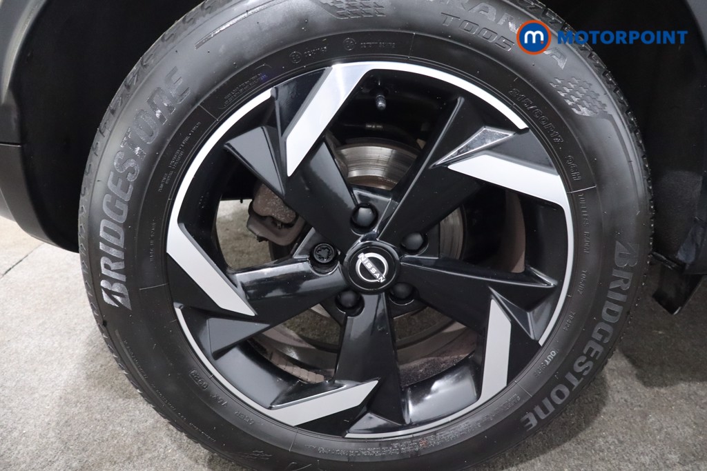 Nissan Juke N-Connecta Manual Petrol SUV - Stock Number (1566100) - 9th supplementary image