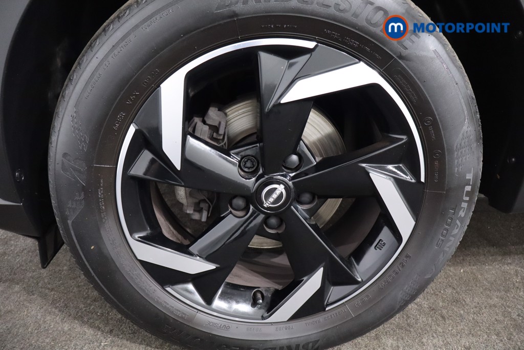 Nissan Juke N-Connecta Manual Petrol SUV - Stock Number (1566100) - 11th supplementary image