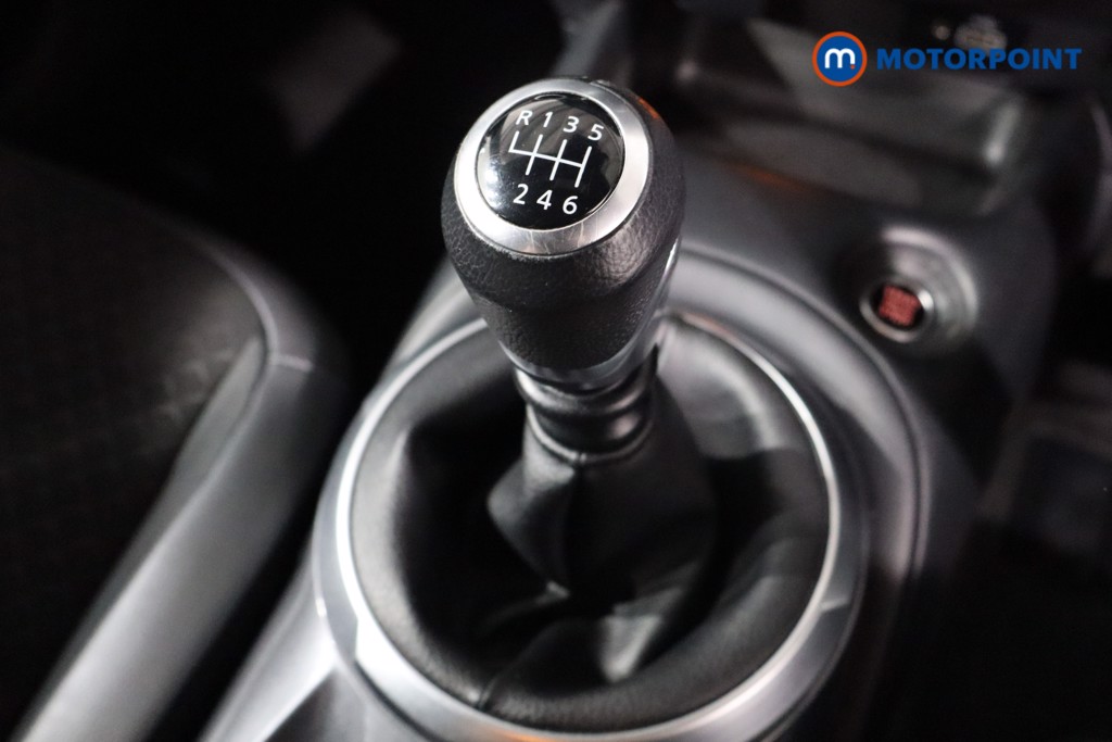 Nissan Juke N-Connecta Manual Petrol SUV - Stock Number (1566100) - 14th supplementary image
