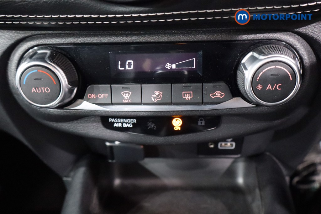Nissan Juke N-Connecta Manual Petrol SUV - Stock Number (1566100) - 16th supplementary image