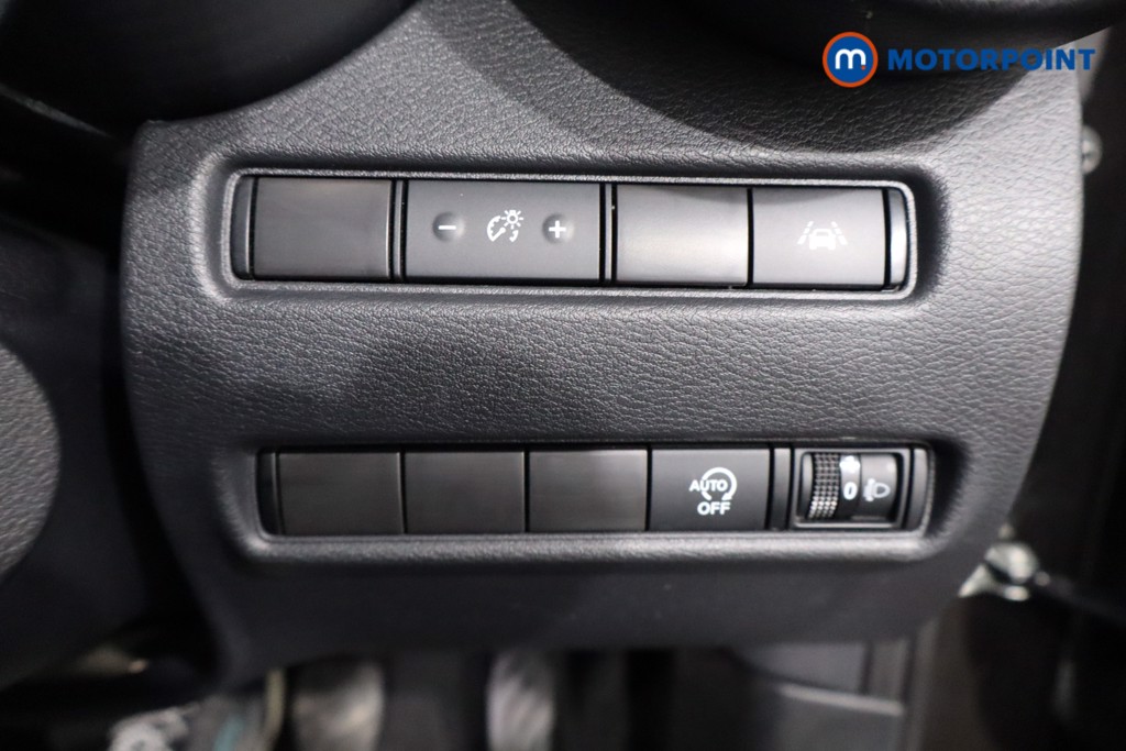 Nissan Juke N-Connecta Manual Petrol SUV - Stock Number (1566100) - 18th supplementary image
