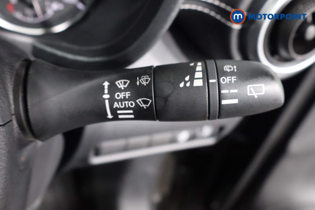 Nissan Juke N-Connecta Manual Petrol SUV - Stock Number (1566100) - 21st supplementary image