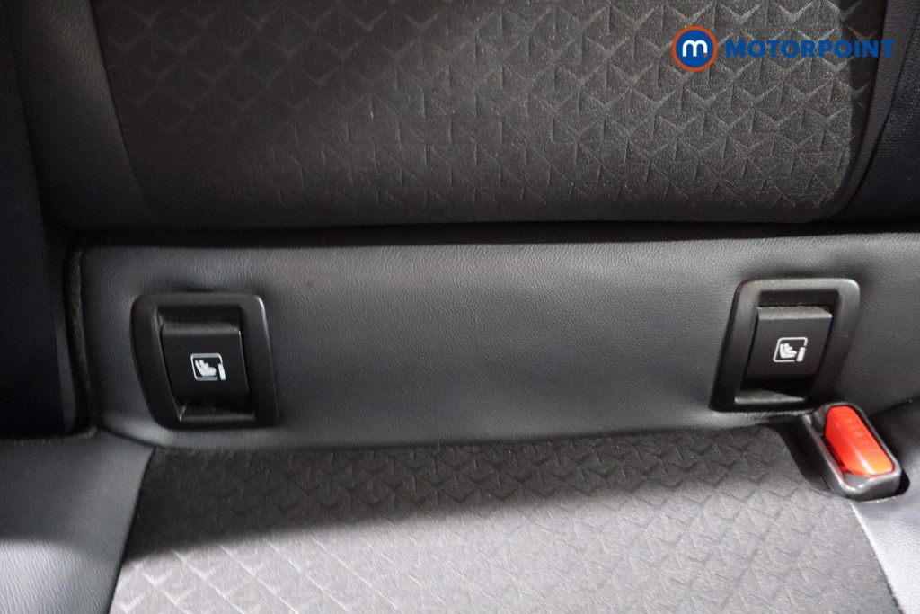 Nissan Juke N-Connecta Manual Petrol SUV - Stock Number (1566100) - 25th supplementary image