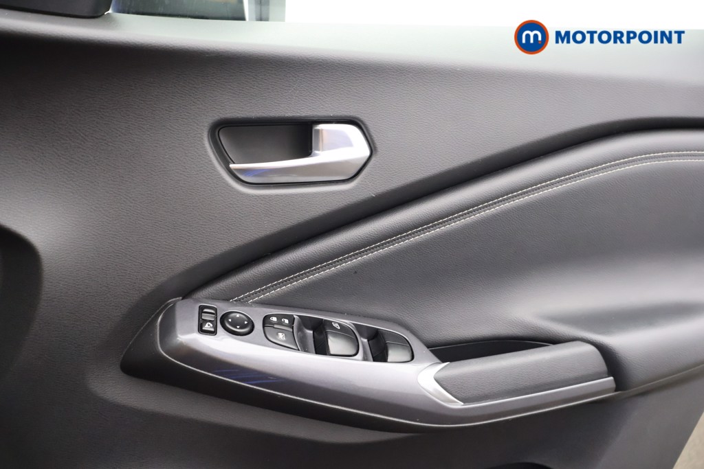 Nissan Juke N-Connecta Manual Petrol SUV - Stock Number (1566113) - 2nd supplementary image