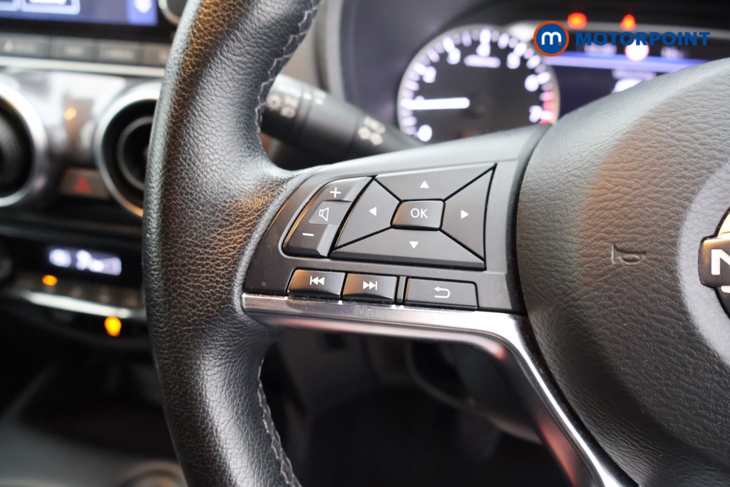Nissan Juke N-Connecta Manual Petrol SUV - Stock Number (1566113) - 4th supplementary image