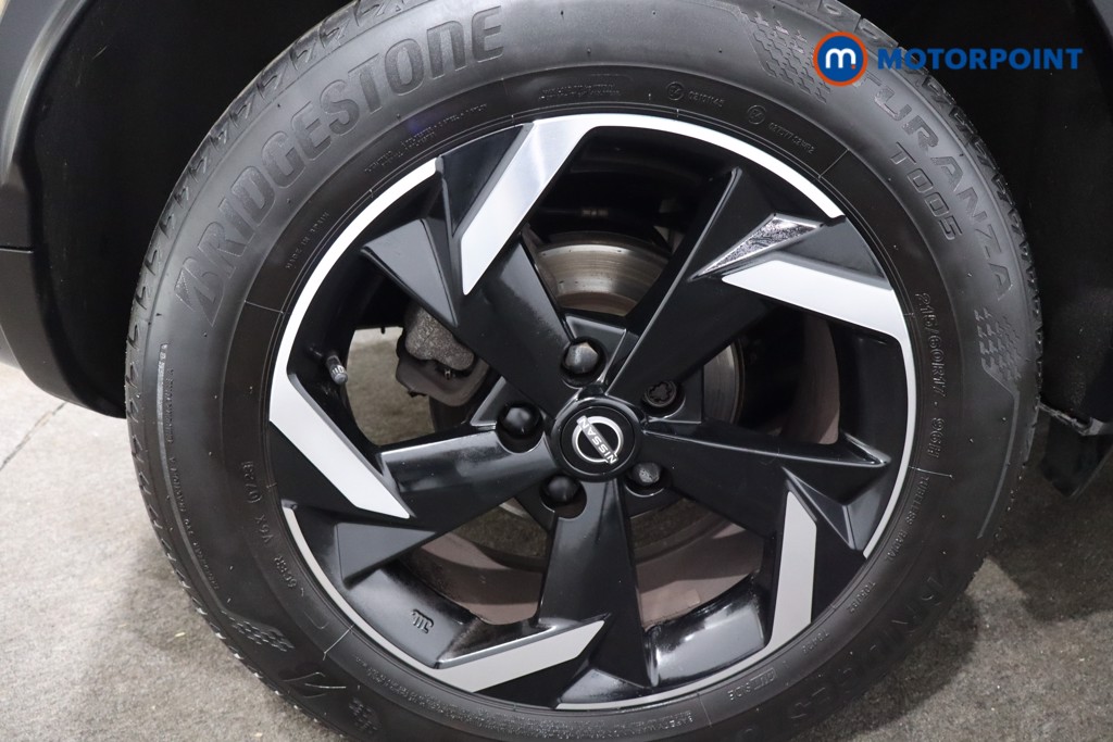 Nissan Juke N-Connecta Manual Petrol SUV - Stock Number (1566129) - 11th supplementary image
