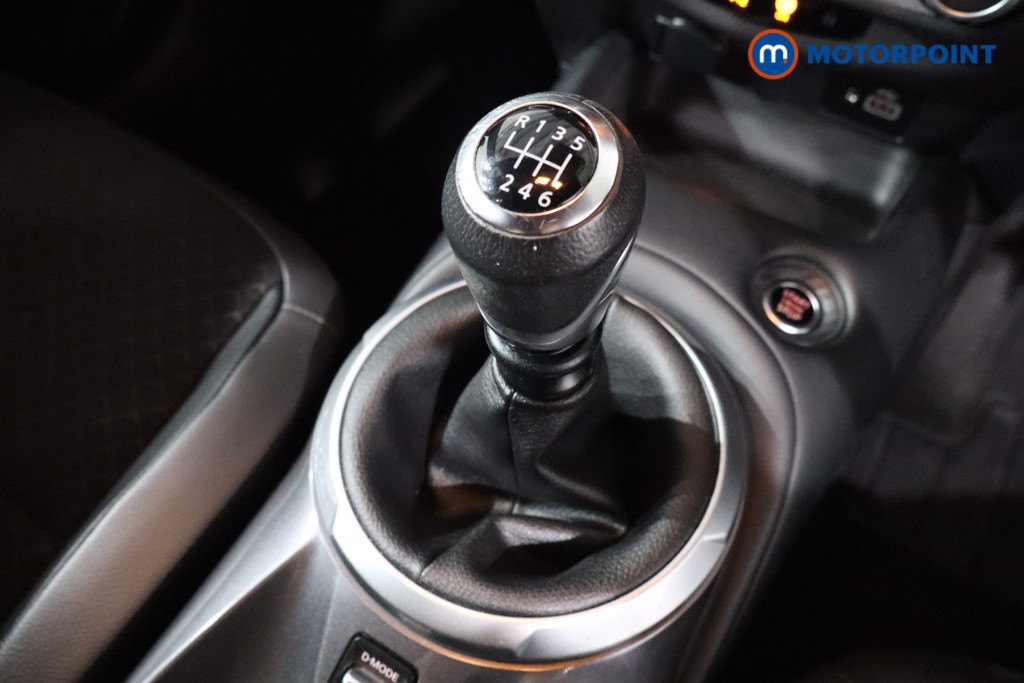 Nissan Juke N-Connecta Manual Petrol SUV - Stock Number (1566129) - 13th supplementary image