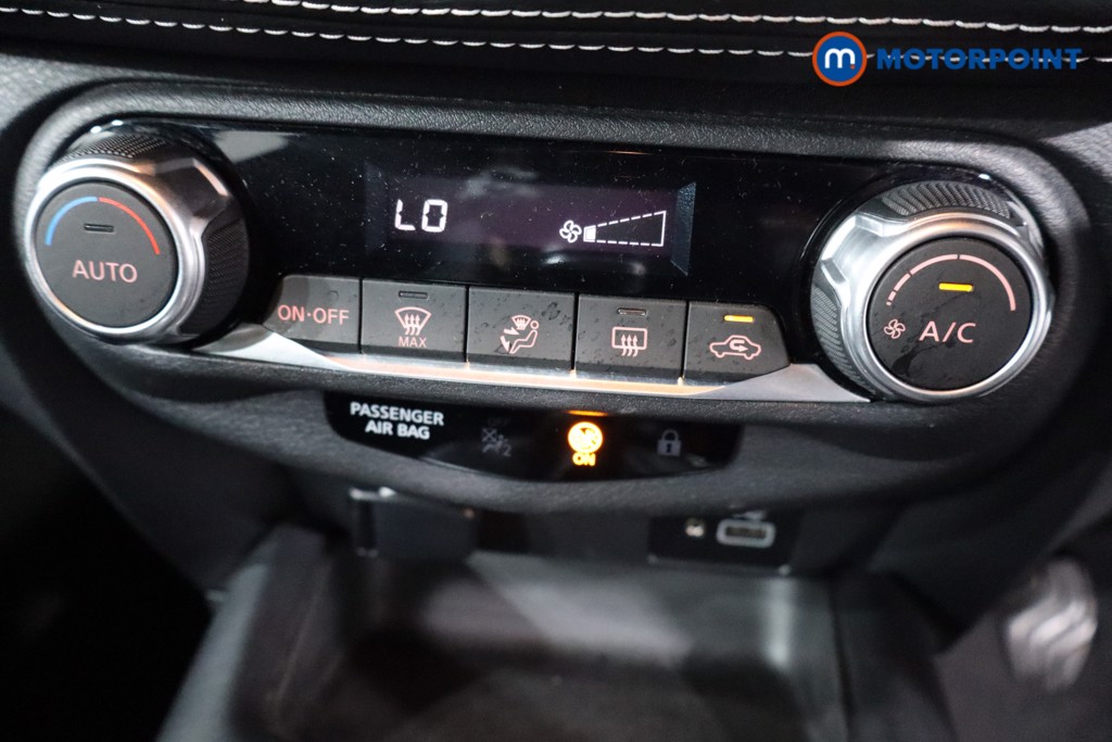 Nissan Juke N-Connecta Manual Petrol SUV - Stock Number (1566129) - 16th supplementary image