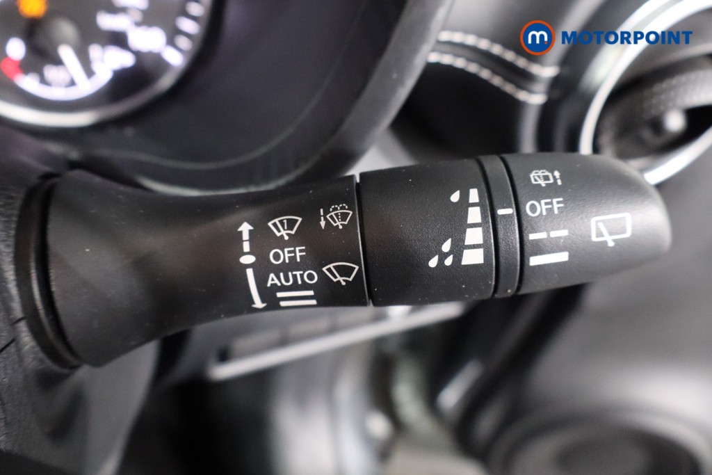 Nissan Juke N-Connecta Manual Petrol SUV - Stock Number (1566129) - 18th supplementary image