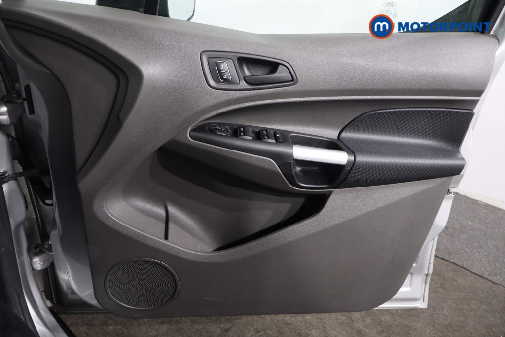 Ford Grand Tourneo Connect Zetec Manual Diesel People Carrier - Stock Number (1566196) - 24th supplementary image