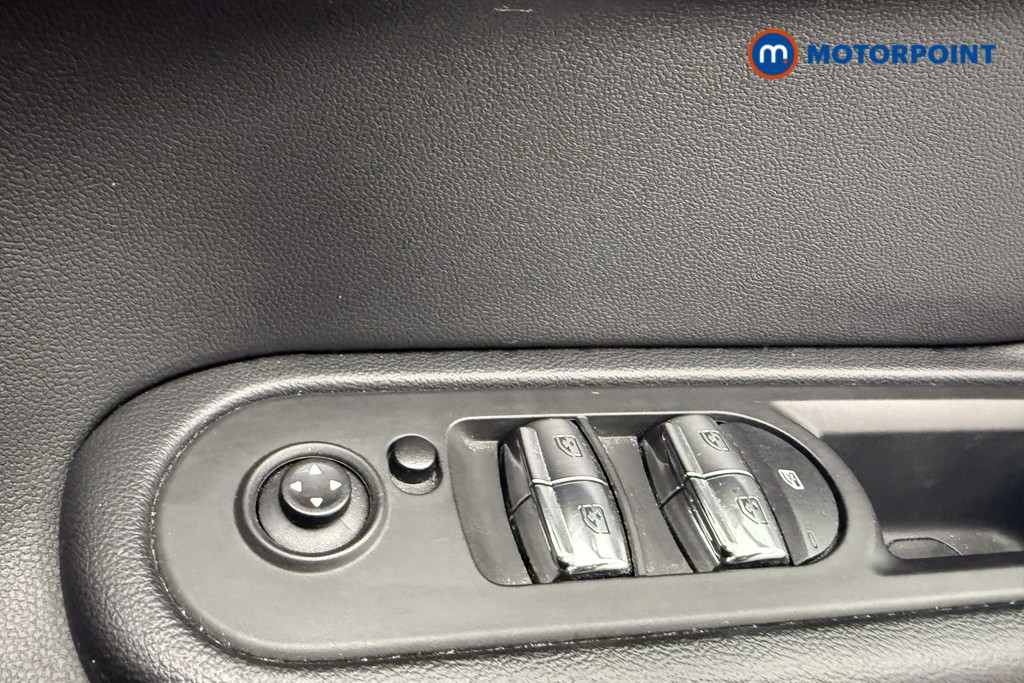 Mini Countryman Cooper Sport Manual Petrol SUV - Stock Number (1566269) - 15th supplementary image
