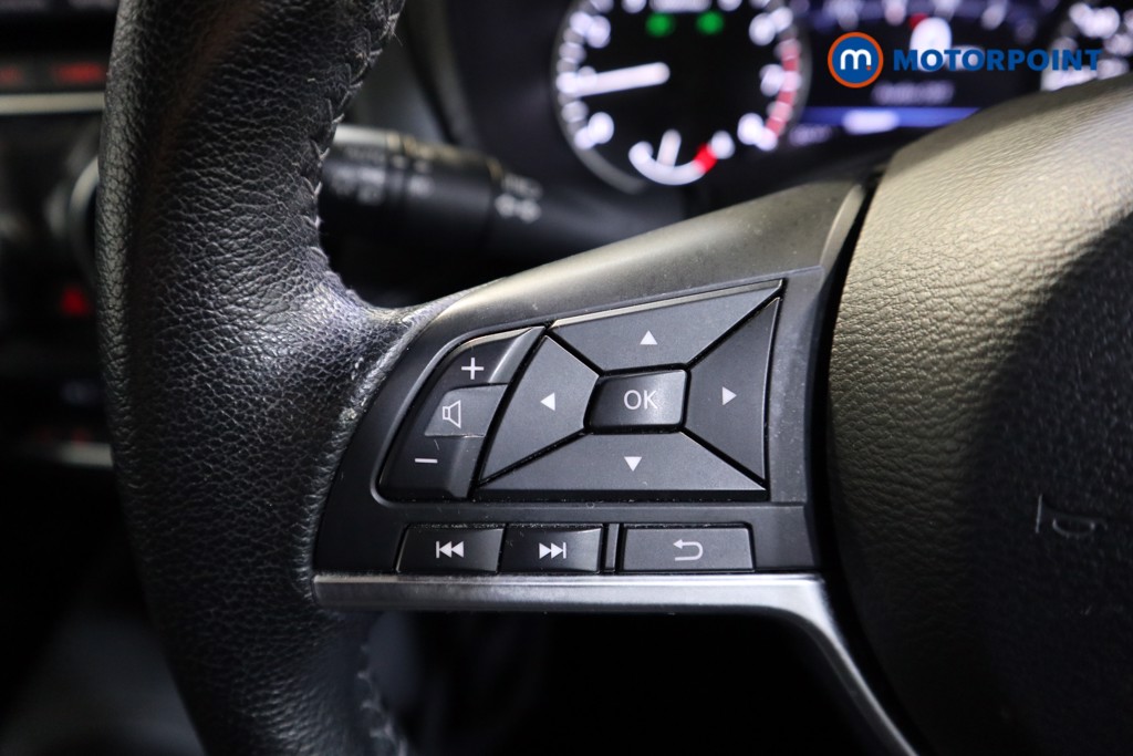 Nissan Juke N-Connecta Manual Petrol SUV - Stock Number (1566637) - 3rd supplementary image